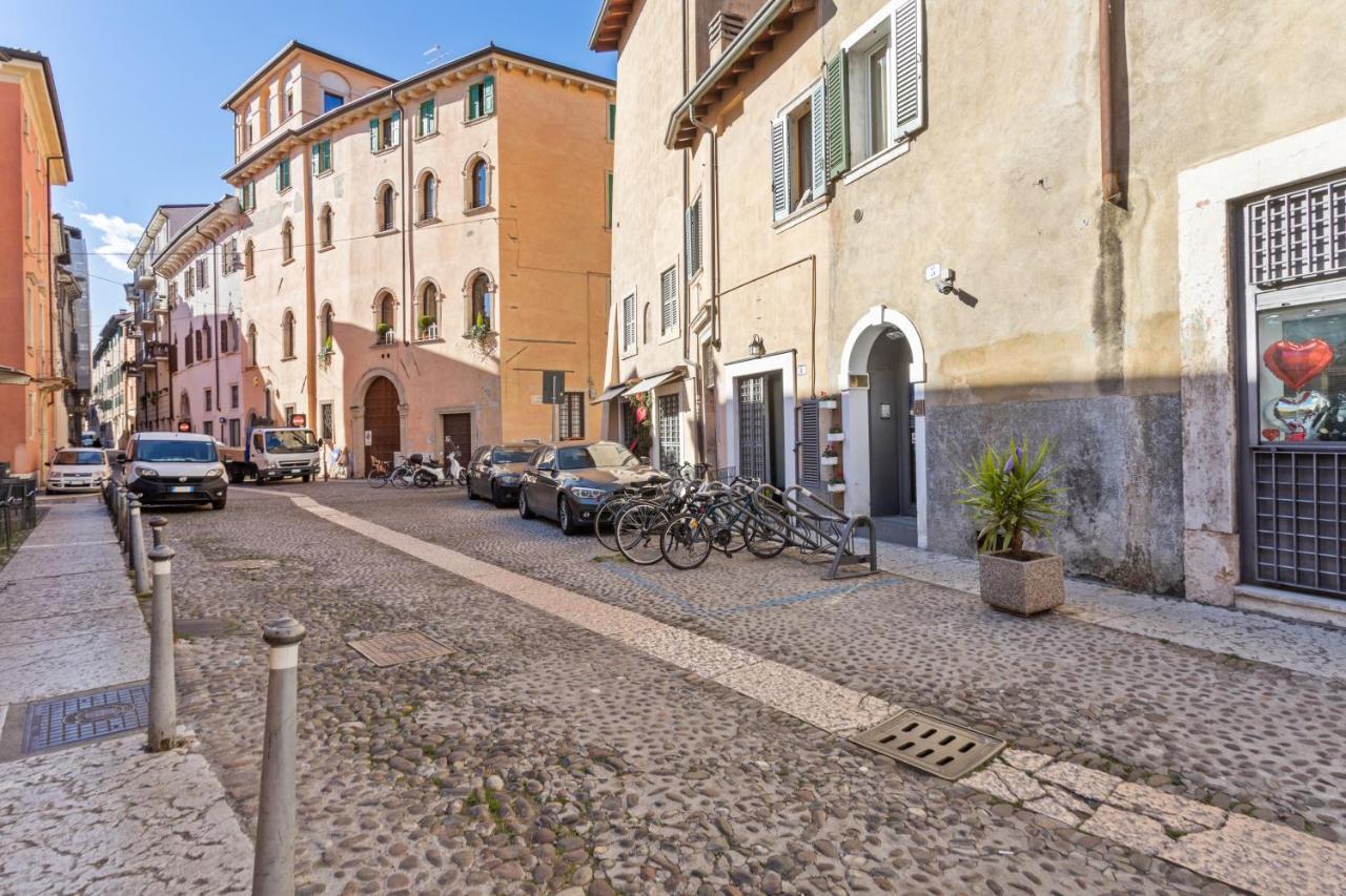 Appartamento Carega - Affitti Brevi Italia Verona Exteriör bild